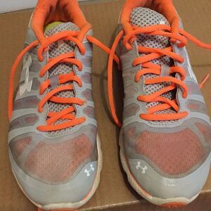 Under Aumour sneakers